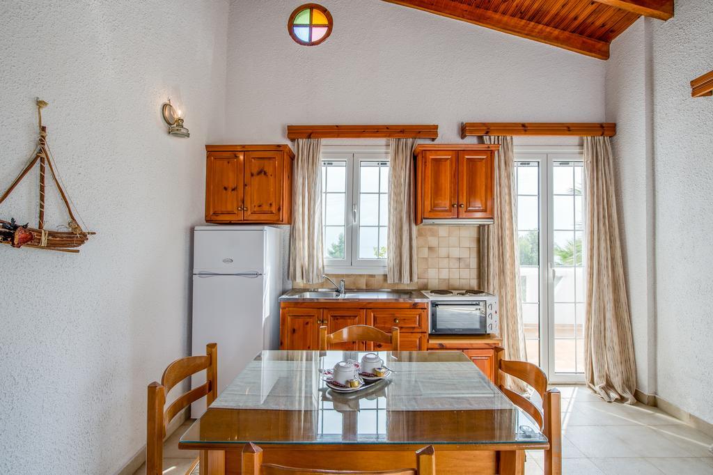 Koroni Village Luaran gambar