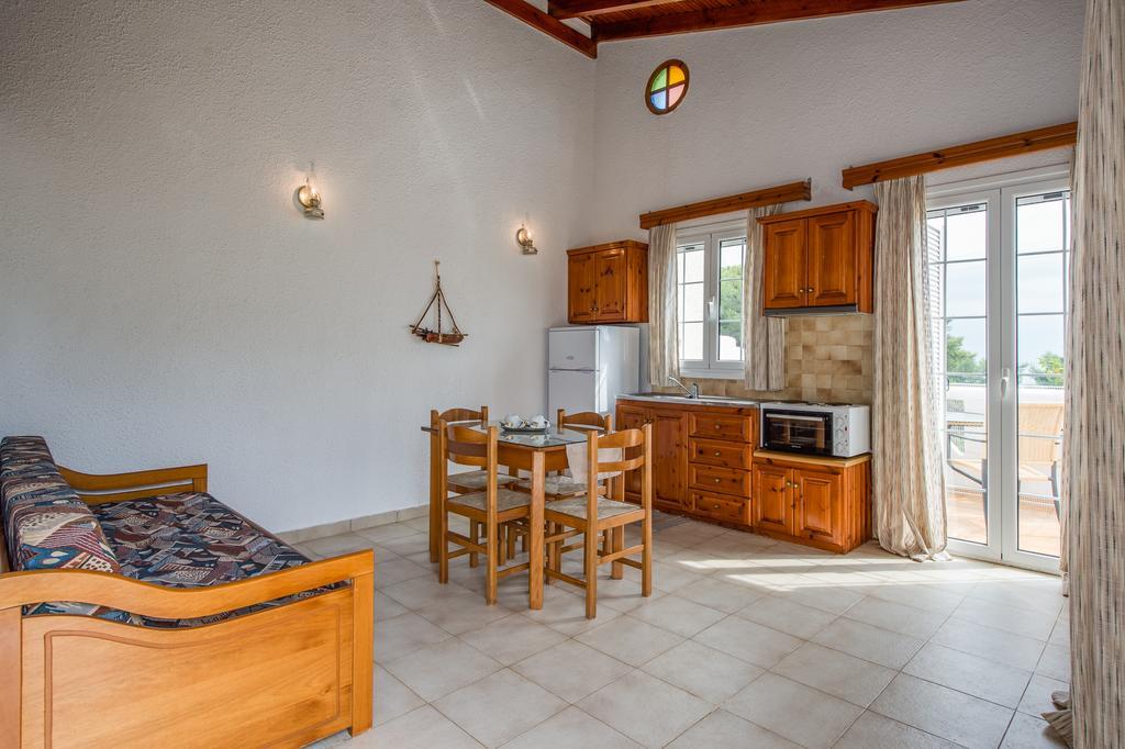 Koroni Village Luaran gambar